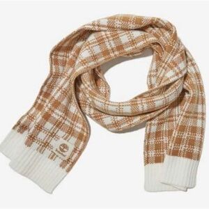 Timberland Buffalo Plaid Wheat and Ivory Scarf NWOT #00184